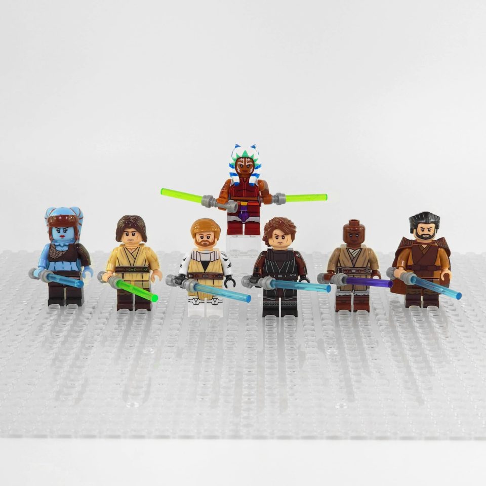 Star Wars: Tales of the Jedi Minifigure Set With Weapons - Brikzz