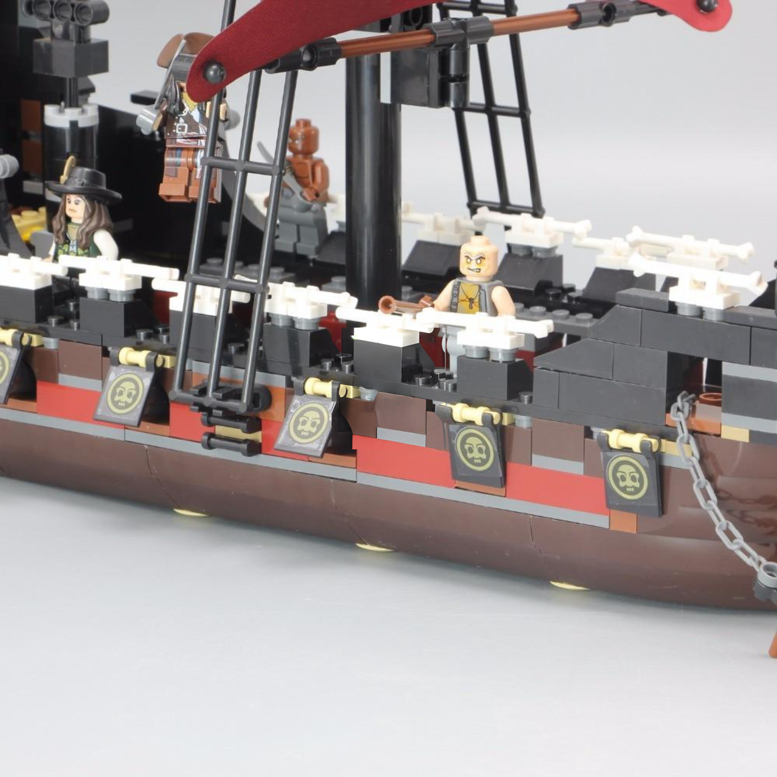 Pirates of Caribbean Queen's Revenge Ship MOC Building Set (1097pcs) - Image 5