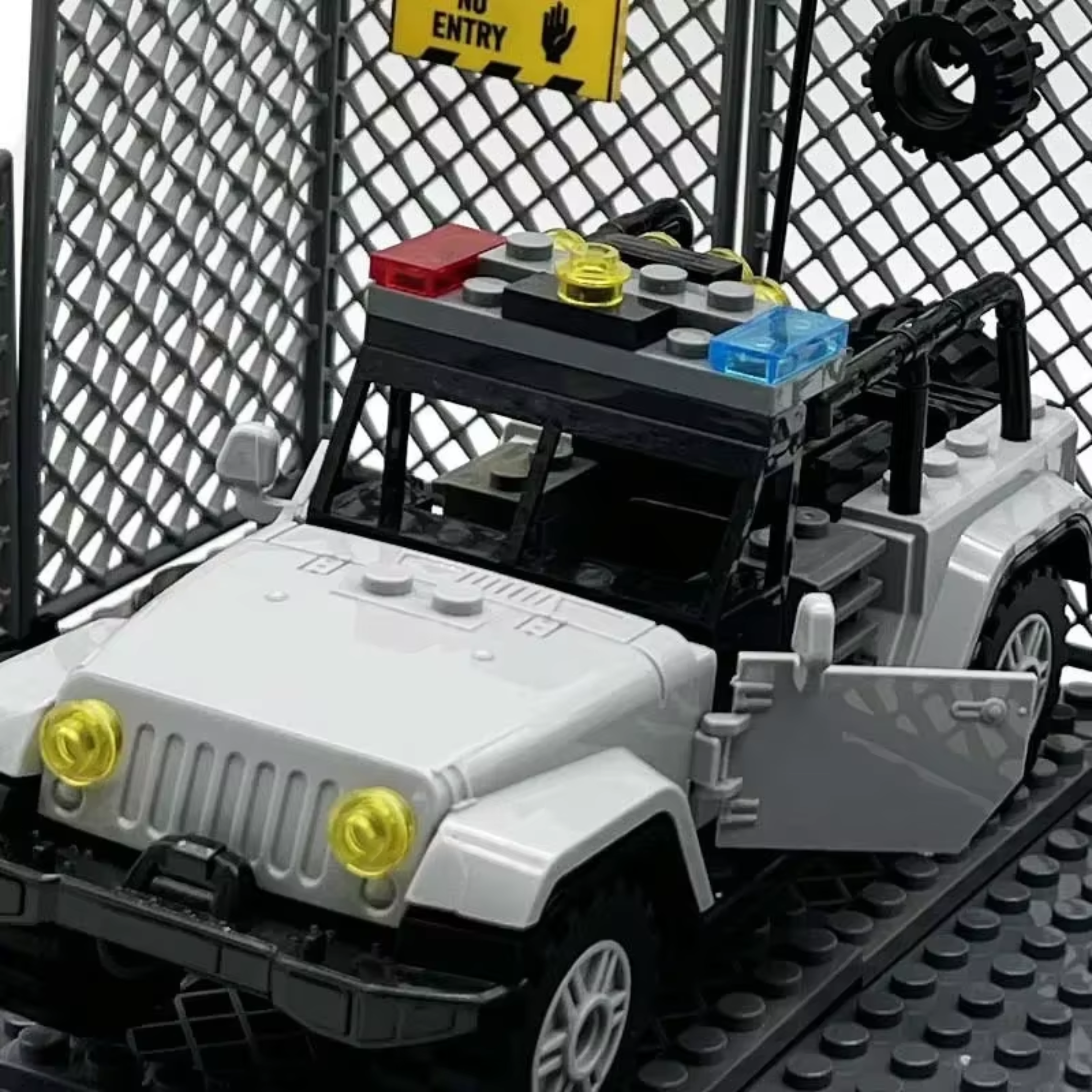 White Military Jeep and K9 Security Compound Building Block Set - Image 3
